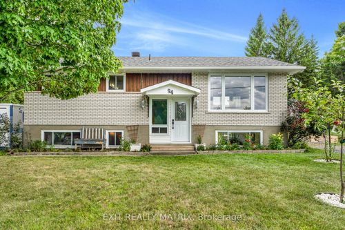94 Peel St E, North Glengarry, ON, K0C1A0 | Card Image
