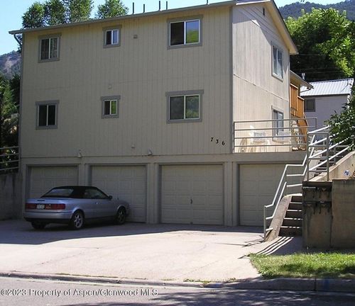736 Bennett Ave, Glenwood Springs, CO, 81601-3466 | Card Image