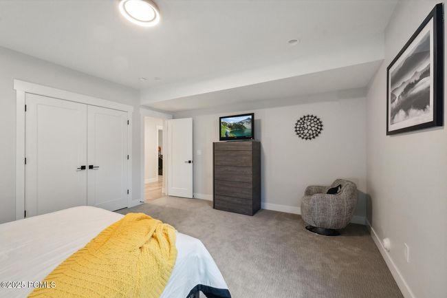 363 E Overlook Loop, Condo with 3 bedrooms, 4 bathrooms and null parking in Hideout UT | Image 30