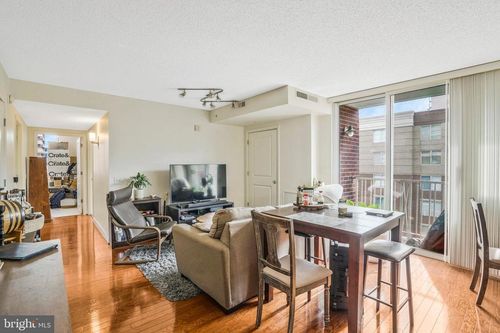 904-880 N Pollard St, ARLINGTON, VA, 22203-1750 | Card Image