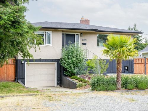 1856 Neil St, Saanich, BC, V8R3C7 | Card Image