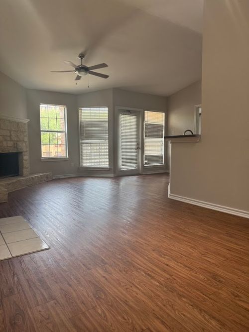 apt-421-6804 N Capital Of Texas Hwy, Austin, TX, 78731-1768 | Card Image