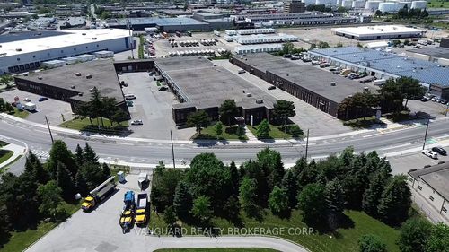 8-9-4478 Chesswood Dr, North York, ON, M3J2B9 | Card Image