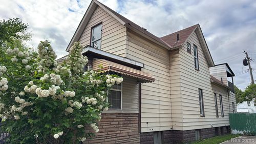 19 E Cicotte St, River Rouge, MI, 48218-1421 | Card Image