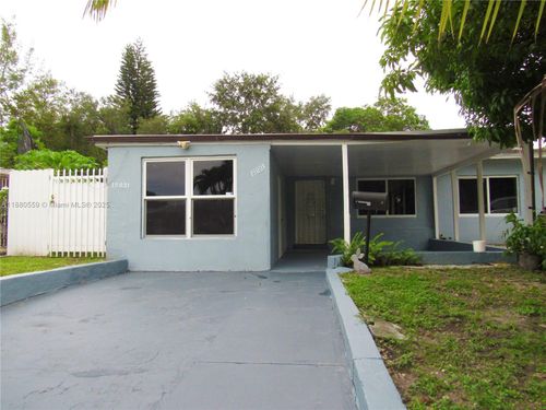15021 Ne 11th Ave, North Miami, FL, 33161-2417 | Card Image
