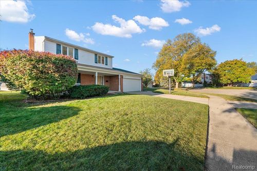 40649 Rinaldi Dr, Sterling Heights, MI, 48313-4050 | Card Image