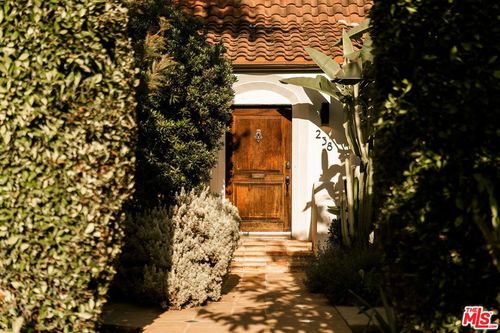 238 N Gower St, Los Angeles, CA, 90004-3830 | Card Image