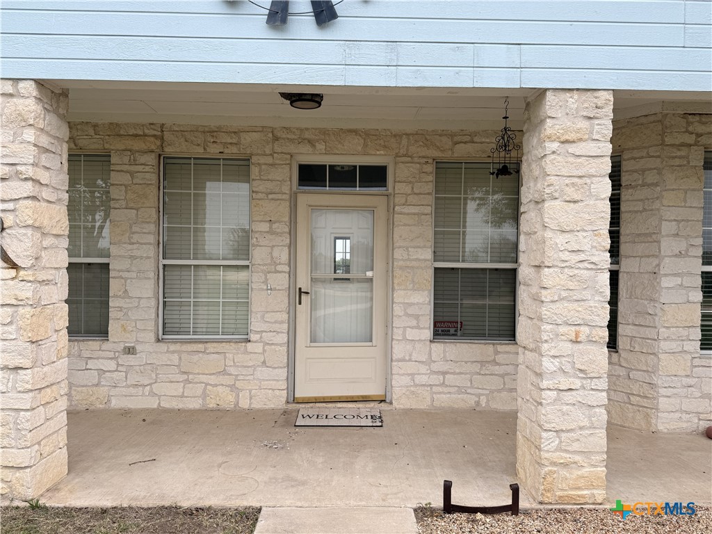 Residential Lease in Coupland 2