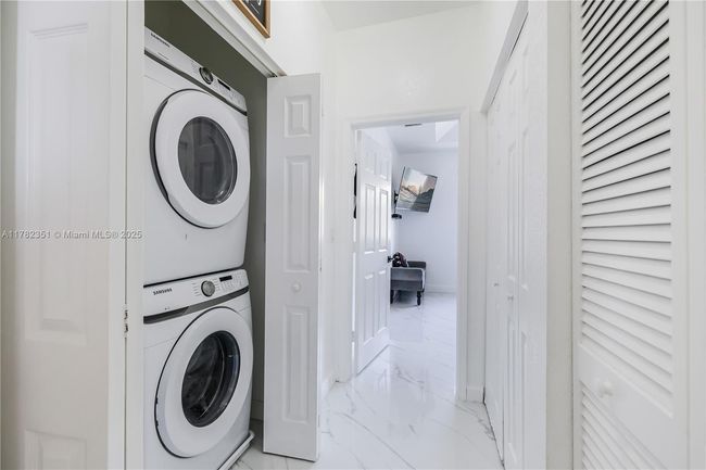 9369 Sw 221 St St, Townhouse with 2 bedrooms, 3 bathrooms and null parking in Cutler Bay FL | Image 24