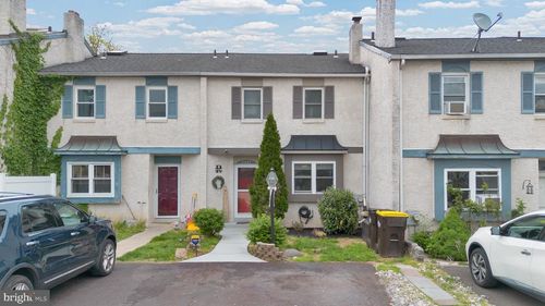 2489 Dragon Cir, Norristown, PA, 19403-5104 | Card Image