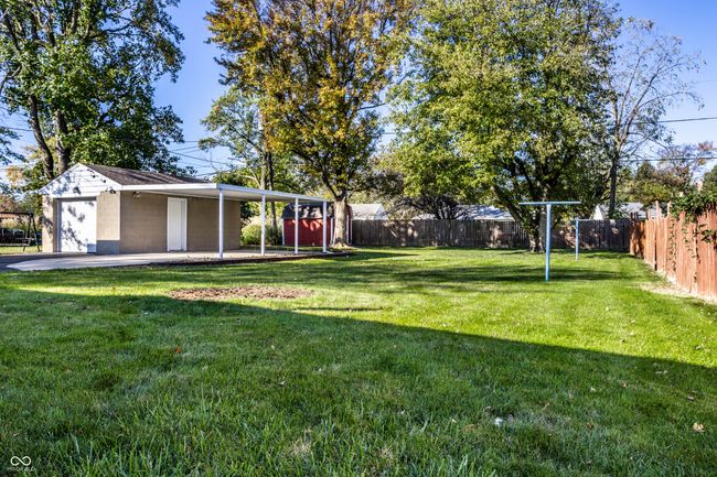 spacious backyard | Image 28