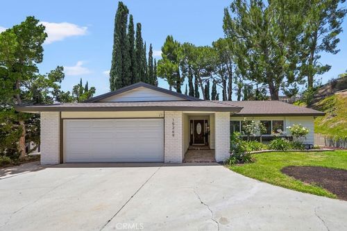 15369 Violetlane Way, Canyon Country, CA, 91387-1862 | Card Image