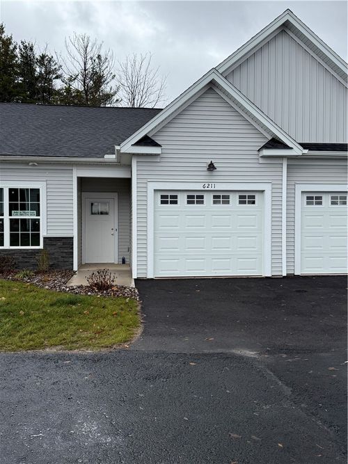 6213 Blossom Ridge Cir, Ontario, NY, 14519-9409 | Card Image