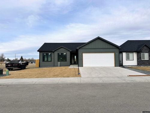 4501 Shale Circle, Mills, WY, 82644 | Card Image