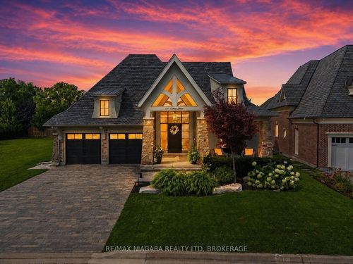 33 Cottage St, Niagara on the Lake, ON, L0S1J0 | Card Image