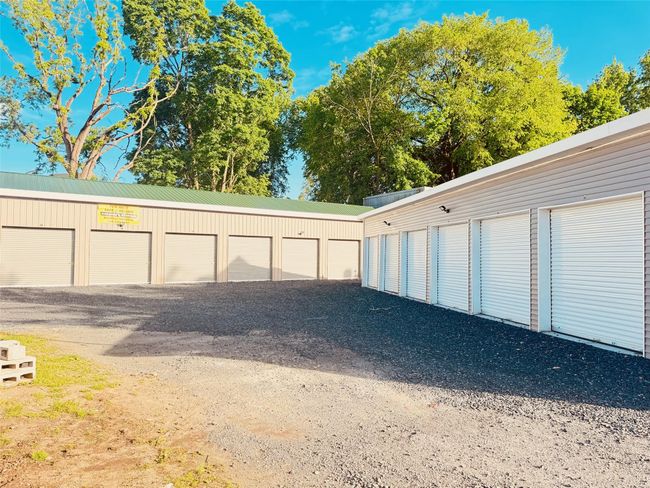 View of garage | Image 6