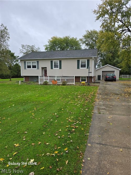 10004 Mccallum Avenue Ne, Alliance, OH, 44601 | Card Image