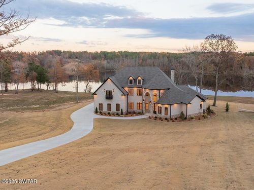 425 Shoreview Ln, Huntingdon, TN, 38344-4325 | Card Image