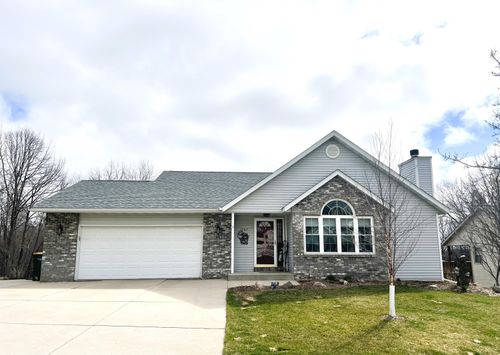 1407 Villa Park Ct, West Bend, WI, 53090-8459 | Card Image