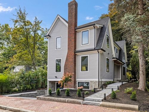 45 Sparks St, Cambridge, MA, 02138-4748 | Card Image