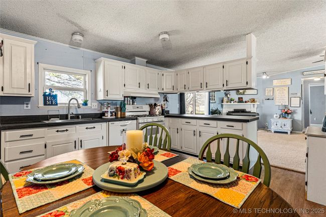 Dining area | Image 23