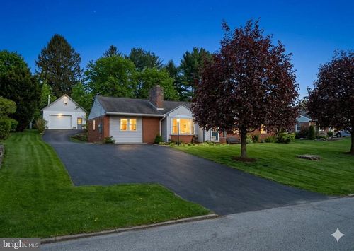 448 E Beaver St, BELLEFONTE, PA, 16823-1717 | Card Image