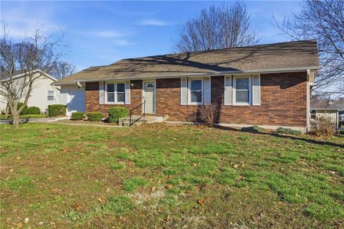 824 Rowell St, Excelsior Springs, MO, 64024-1357 | Card Image