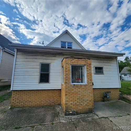 38 Ontario St, Buffalo, NY, 14207-1402 | Card Image
