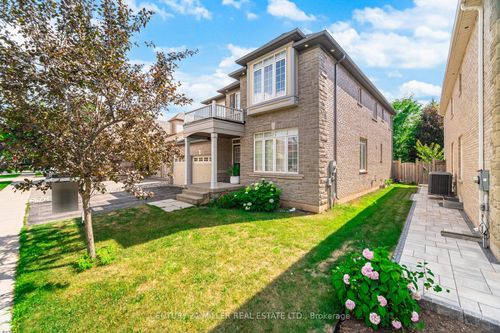 2098 Wildfel Way, Oakville, ON, L6M0E2 | Card Image