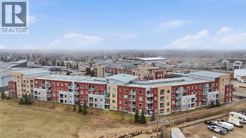 604 E Lake Blvd Ne, Airdrie, AB, T4A0G6 | Card Image