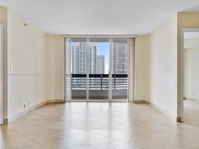 1209 - 3600 Mystic Pointe Dr, Condo with 2 bedrooms, 2 bathrooms and null parking in Aventura FL | Image 3