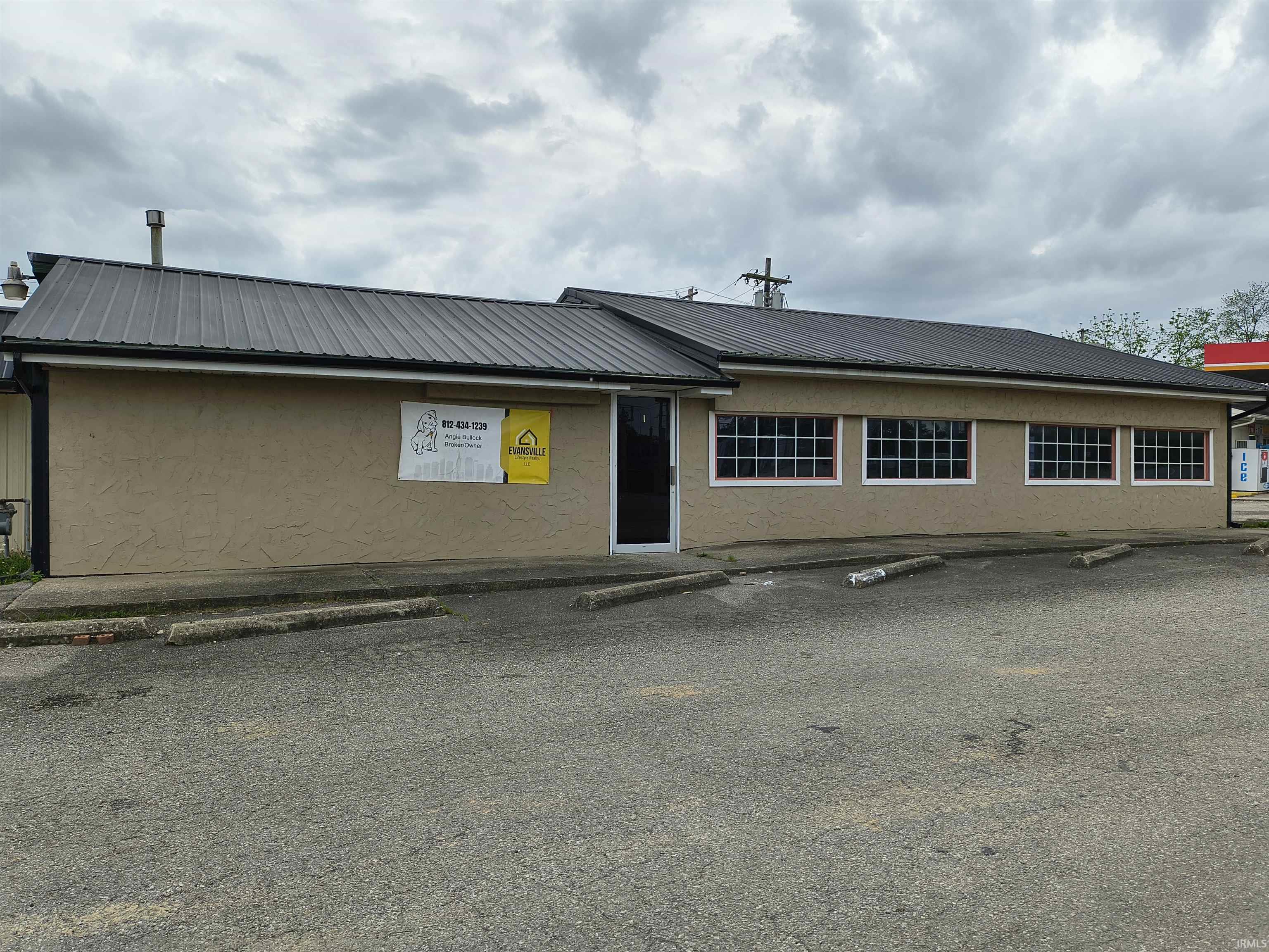 599 W State Route 62, Boonville, IN 47601