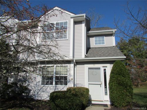 35 Spruce St, Pawling, NY, 12564-1503 | Card Image