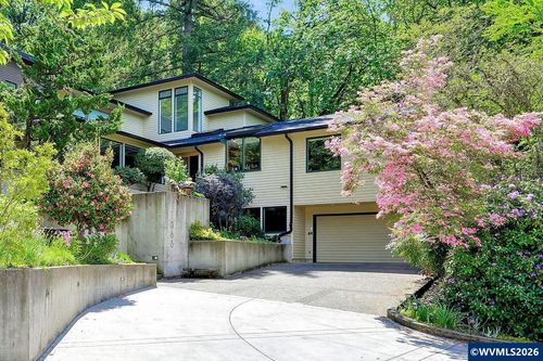 1866 Merritt St S, Salem, OR, 97302-5129 | Card Image