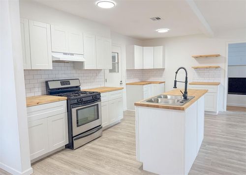2012 Michael Dr, Edmond, OK, 73013-5922 | Card Image