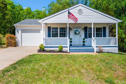 224 Lookout Dr, Lynchburg, VA, 24502-4181 | Card Image