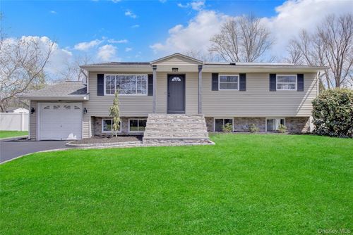 30 Yale St, Port Jefferson Station, NY, 11776-2857 | Card Image