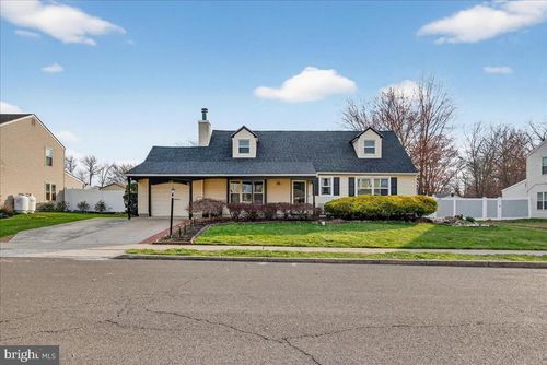 502 Anne Ln, FAIRLESS HILLS, PA, 19030-3802 | Card Image