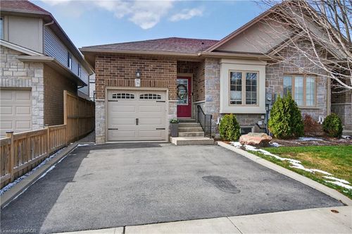 36 Banks St, Brantford, ON, N3T0H7 | Card Image