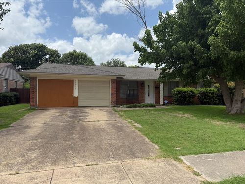 13817 Pyramid Dr, Farmers Branch, TX, 75234-3547 | Card Image