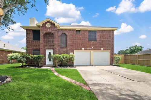 5010 Chase Court Dr, Bacliff, TX, 77518-2432 | Card Image