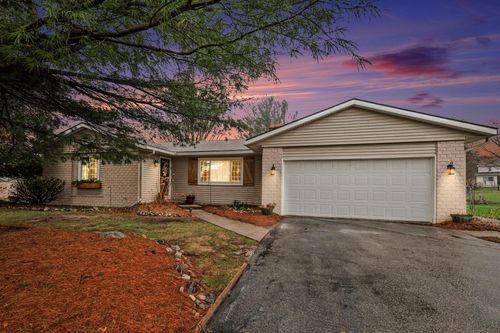 1665 Forest Hill Avenue Se, Grand Rapids, MI, 49546 | Card Image