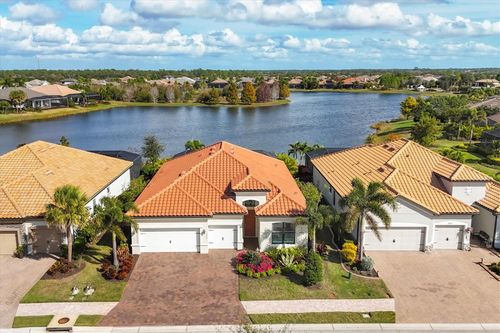 7047 Highgate Ln, LAKEWOOD RANCH, FL, 34202-1237 | Card Image