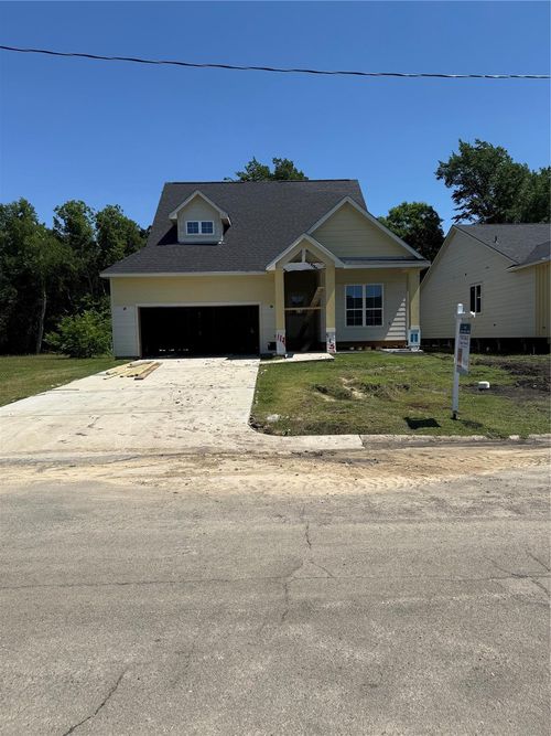 112 Harvey Blvd, Baytown, TX, 77520-1724 | Card Image