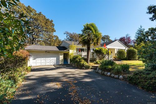 3315 Ripon Rd, Oak Bay, BC, V8R6G6 | Card Image