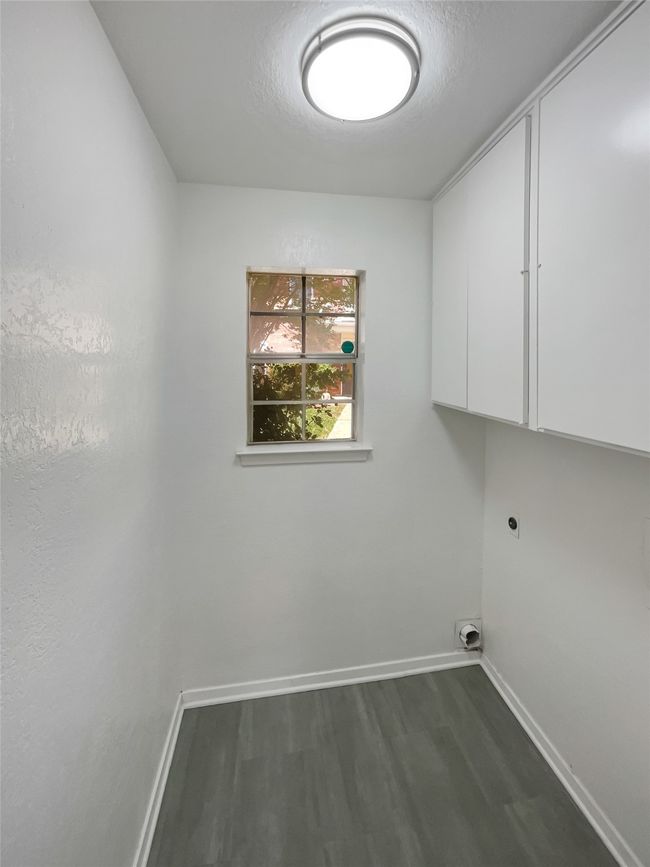 1985 Shorewood Dr, Condo with 3 bedrooms, 3 bathrooms and null parking in Grapevine TX | Image 21