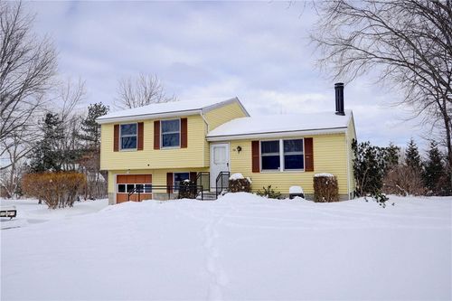 56 Ridge Meadows Dr, Spencerport, NY, 14559-1626 | Card Image