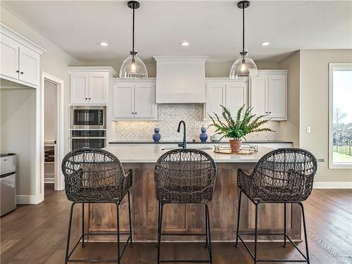 9300 Zarda Dr, Lenexa, KS, 66227-4066 | Card Image