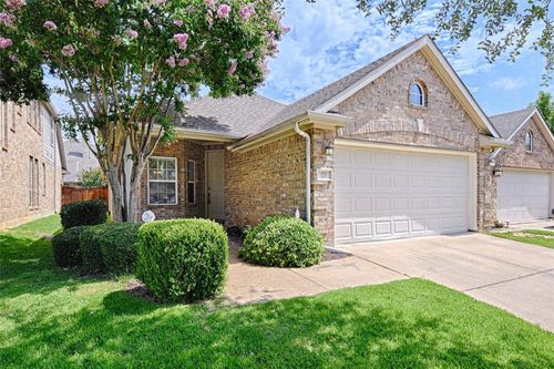 325 Perkins Dr, Lantana, TX, 76226-5573 | Card Image