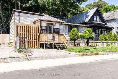 2A Battenberg Ave, House other with 2 bedrooms, 1 bathrooms and 1 parking in Toronto ON | Image 2